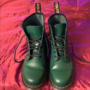 Dr. Martens Kelly Green boots US 10 / UK 8 / EU 42